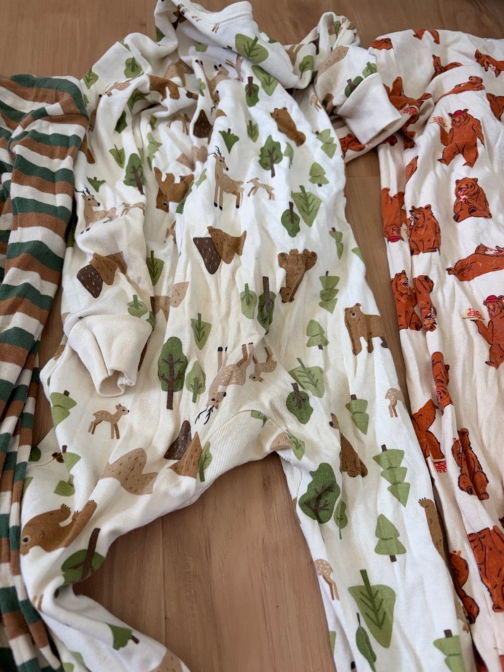 Old Navy footed pajamas - Picture 6 of 7